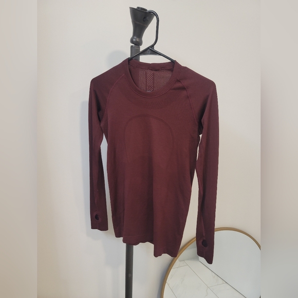 Lululemon Swiftly Tech Long Sleeve Top Thumbholes, size 6 - Picture 1 of 4